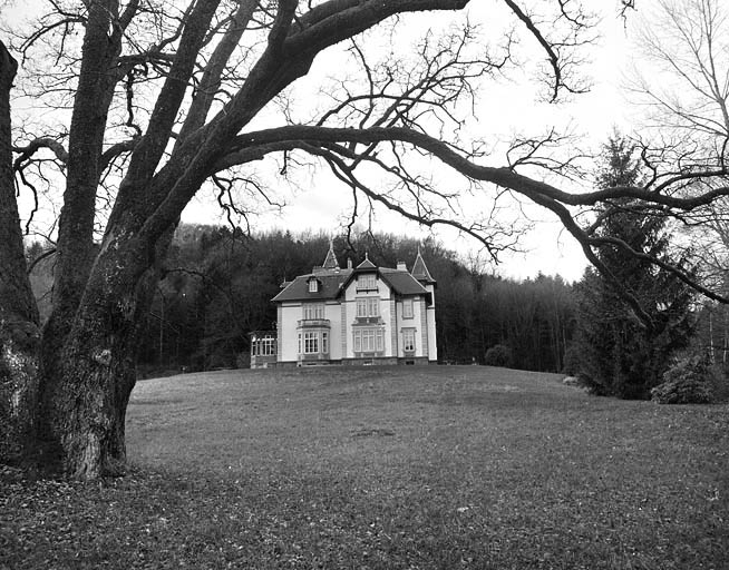 Vue d'ensemble du logement patronal. © Jérôme Mongreville / Région Bourgogne-Franche-Comté, Inventaire du patrimoine - 2001