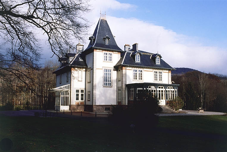 Le logement patronal depuis le sud. © Jérôme Mongreville / Région Bourgogne-Franche-Comté, Inventaire du patrimoine - 2001