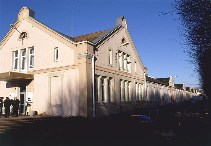 Bâtiment des bureaux et des magasins : façade est. © Jérôme Mongreville / Région Bourgogne-Franche-Comté, Inventaire du patrimoine - 2001