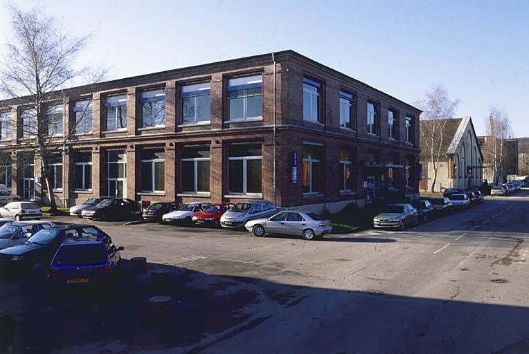 Atelier de finissage et atelier de retordage : vue de trois quarts gauche. © Jérôme Mongreville / Région Bourgogne-Franche-Comté, Inventaire du patrimoine - 2001