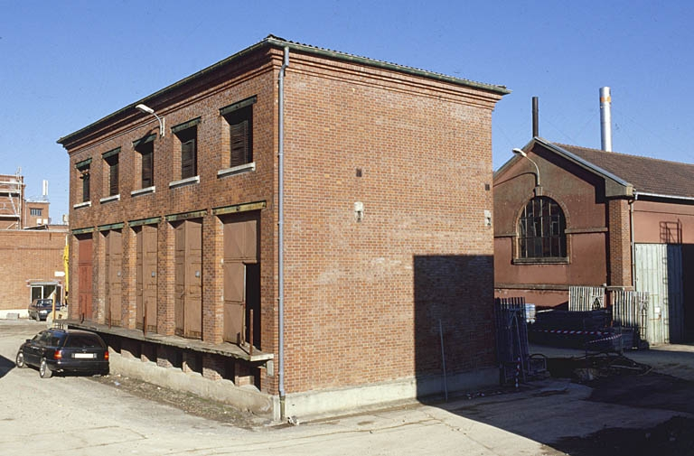 Transformateur : vue depuis le sud-ouest. © Jérôme Mongreville / Région Bourgogne-Franche-Comté, Inventaire du patrimoine - 2001