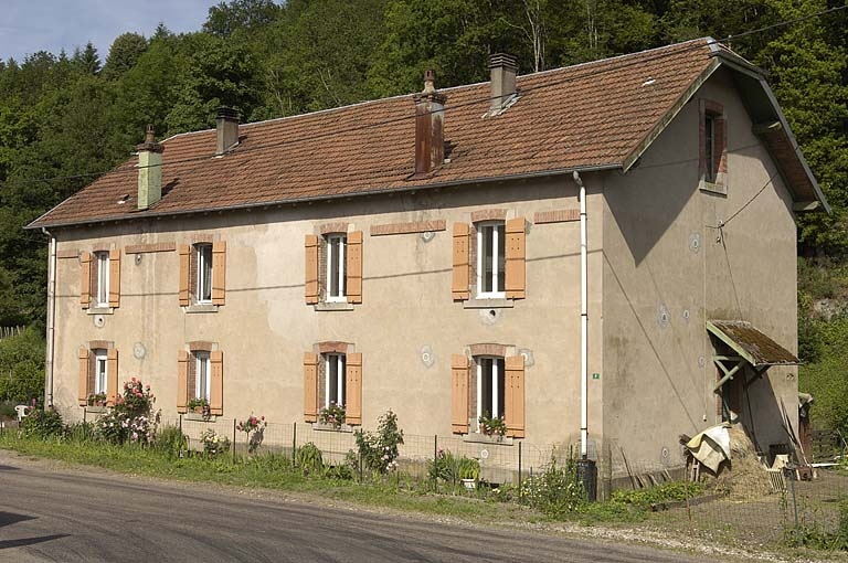 Logement ouvrier collectif. © Jérôme Mongreville / Région Bourgogne-Franche-Comté, Inventaire du patrimoine - 2005