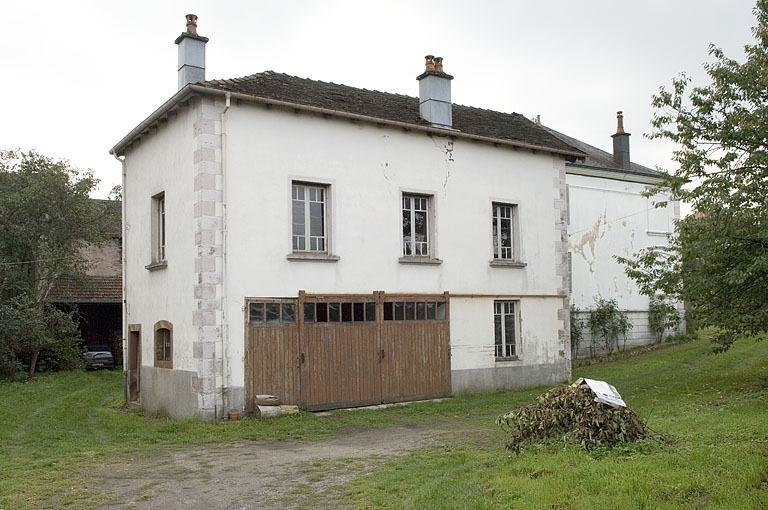Garage, écurie et logement. © Jérôme Mongreville / Région Bourgogne-Franche-Comté, Inventaire du patrimoine - 2006