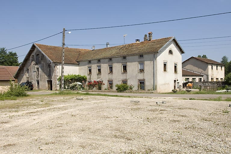 Vue d'ensemble depuis le sud. © Jérôme Mongreville / Région Bourgogne-Franche-Comté, Inventaire du patrimoine - 2007