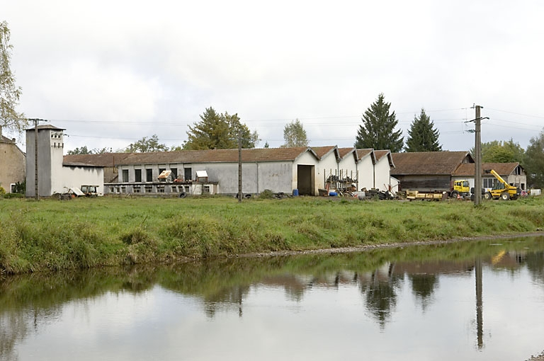 Vue d'ensemble depuis le sud-ouest. © Jérôme Mongreville / Région Bourgogne-Franche-Comté, Inventaire du patrimoine - 2007