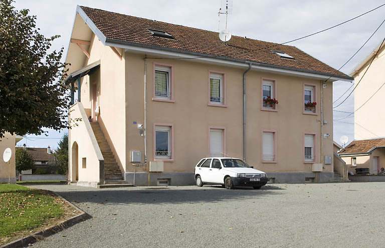 Logement ouvrier. Vue de trois quarts. © Jérôme Mongreville / Région Bourgogne-Franche-Comté, Inventaire du patrimoine - 2007
