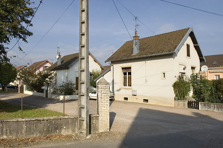 Logements individuels. © Jérôme Mongreville / Région Bourgogne-Franche-Comté, Inventaire du patrimoine - 2007