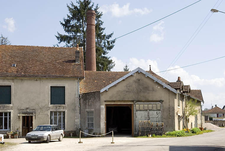 Logement du moulin et remise de la scierie. © Jérôme Mongreville / Région Bourgogne-Franche-Comté, Inventaire du patrimoine - 2008