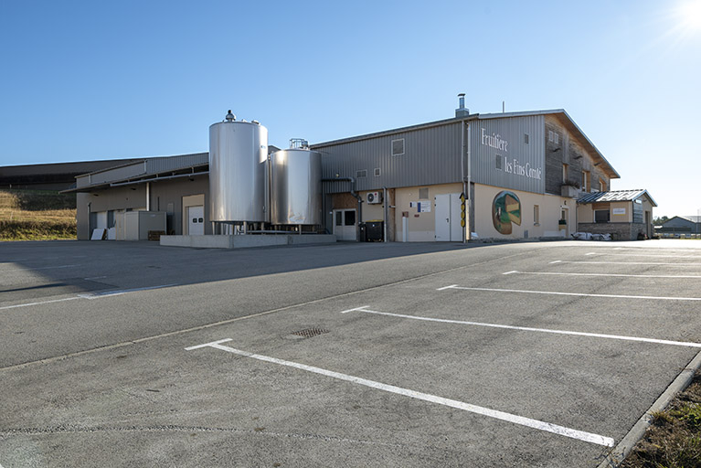 Façades antérieure et latérale gauche. © Sonia Dourlot / Région Bourgogne-Franche-Comté, Inventaire du patrimoine - 2018