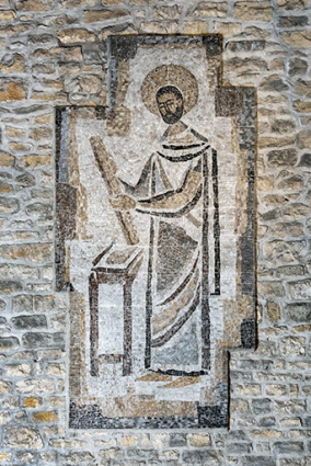 Revêtement mural en mosaïque représentant Saint-Joseph. © Région Bourgogne-Franche-Comté, Inventaire du patrimoine