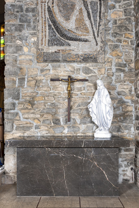 Vue d'ensemble  de la croix d'autel. © Région Bourgogne-Franche-Comté, Inventaire du patrimoine