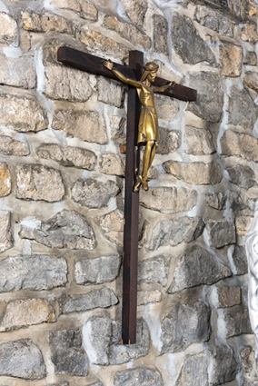 Vue de trois-quarts de la croix d'autel.  © Région Bourgogne-Franche-Comté, Inventaire du patrimoine