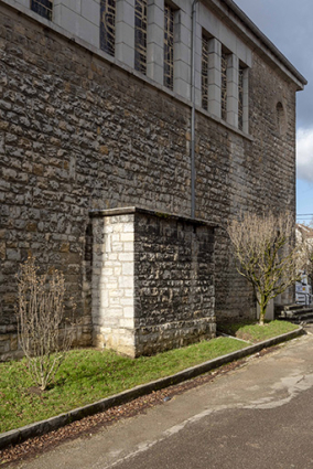 Détail extérieur du décrochement hors-œuvre abritant un confessionnal sur la façade latérale est. © Région Bourgogne-Franche-Comté, Inventaire du patrimoine