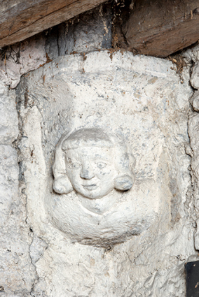 Cave du bâtiment sur rue. Culot figuré. © Région Bourgogne-Franche-Comté, Inventaire du patrimoine