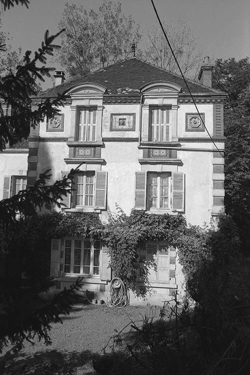 Façade sud du logement patronal. © Frédéric Pillet / Région Bourgogne-Franche-Comté, Inventaire du patrimoine - 1999