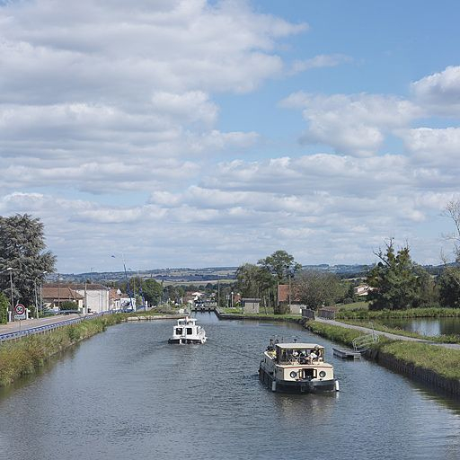 Echelle d'écluses depuis le pont sur l'écluse 01. © Thierry Kuntz / Région Bourgogne-Franche-Comté, Inventaire du patrimoine - 2012
