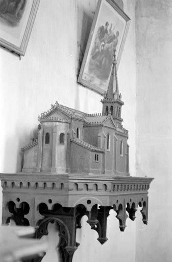 Maquette de l'église : vue du chevet. © Yves Sancey / Région Bourgogne-Franche-Comté, Inventaire du patrimoine - 1973