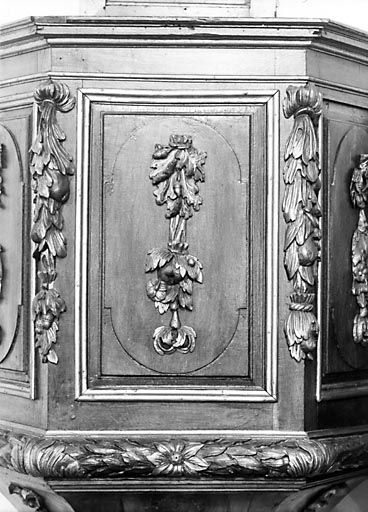 Détail de la cuve. © Yves Sancey / Région Bourgogne-Franche-Comté, Inventaire du patrimoine - 1973