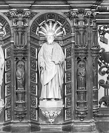 Statue du devant du maître-autel : saint Matthieu. © Yves Sancey / Région Bourgogne-Franche-Comté, Inventaire du patrimoine - 1973