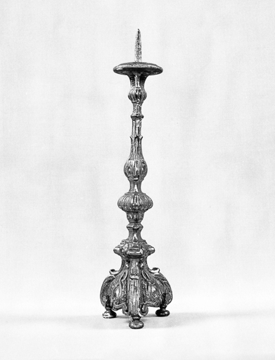 Chandelier : vue de profil. © Yves Sancey / Région Bourgogne-Franche-Comté, Inventaire du patrimoine - 1974