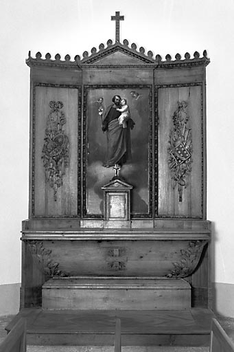 Vue de l'autel-retable latéral droit. © Yves Sancey / Région Bourgogne-Franche-Comté, Inventaire du patrimoine - 1975