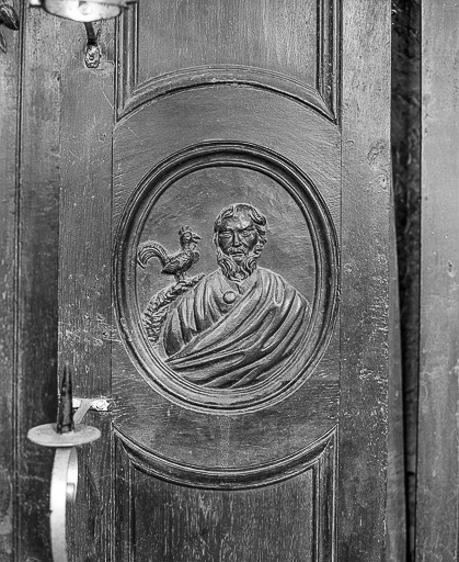Lambris du choeur : côté droit, 2e médaillon, saint Pierre. © Yves Sancey / Région Bourgogne-Franche-Comté, Inventaire du patrimoine - 1976