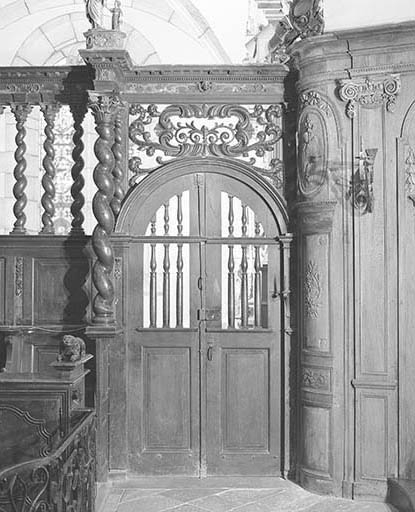 Porte reliant les stalles aux lambris de l'abside. © Yves Sancey / Région Bourgogne-Franche-Comté, Inventaire du patrimoine - 1976