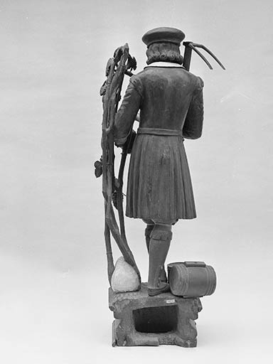 Vue du revers. © Yves Sancey / Région Bourgogne-Franche-Comté, Inventaire du patrimoine - 1976