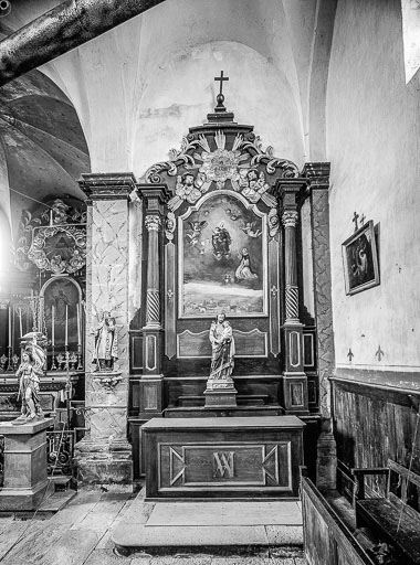 Autel-retable latéral droit, vue de face. © Yves Sancey / Région Bourgogne-Franche-Comté, Inventaire du patrimoine - 1976