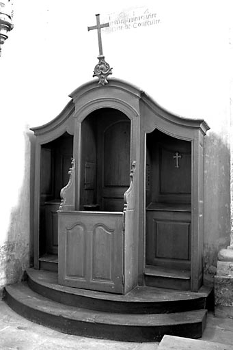 Vue générale du confessionnal gauche. © Yves Sancey / Région Bourgogne-Franche-Comté, Inventaire du patrimoine - 1977