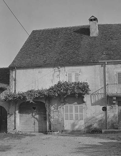 Façade antérieure, partie gauche © Dominique Dominguez / Région Bourgogne-Franche-Comté, Inventaire du patrimoine - 1980