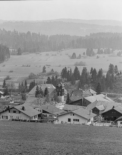 Vue sur le clocher. © Yves Sancey / Région Bourgogne-Franche-Comté, Inventaire du patrimoine - 1981