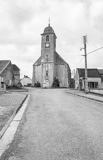Façade antérieure. © Bernard Lardière / Région Bourgogne-Franche-Comté, Inventaire du patrimoine - 1981