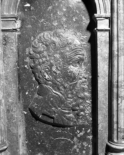 Détail : bas-reliefs n°6. © Yves Sancey / Région Bourgogne-Franche-Comté, Inventaire du patrimoine - 1982