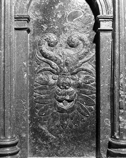 Détail : bas-reliefs n°10. © Yves Sancey / Région Bourgogne-Franche-Comté, Inventaire du patrimoine - 1982