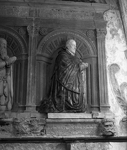 Détail : Pierre d'Andelot, abbé de Bellevaux. © Yves Sancey / Région Bourgogne-Franche-Comté, Inventaire du patrimoine - 1982