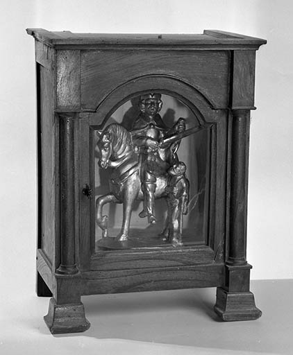 Vue d'ensemble de la statuette dans son coffret. © Yves Sancey / Région Bourgogne-Franche-Comté, Inventaire du patrimoine - 1982