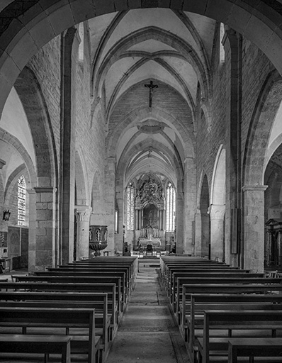 Intérieur : nef et choeur. © Yves Sancey / Région Bourgogne-Franche-Comté, Inventaire du patrimoine - 1982