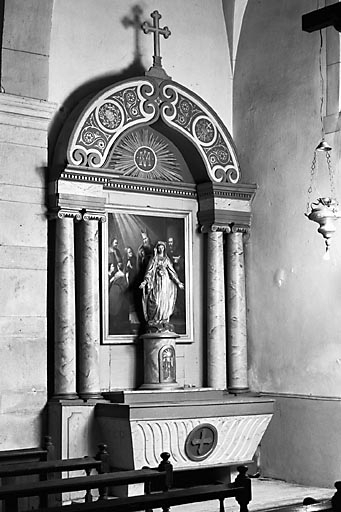 Vue d'ensemble de l'autel-retable latéral droit. © Yves Sancey / Région Bourgogne-Franche-Comté, Inventaire du patrimoine - 1983