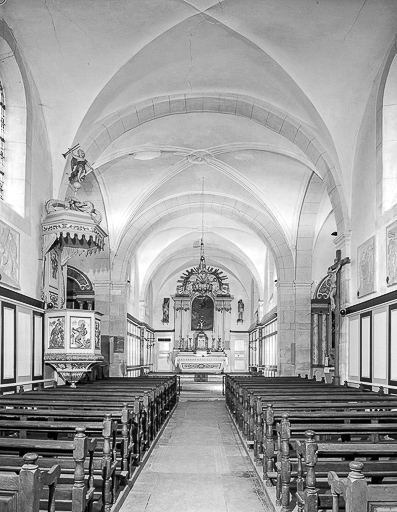 Nef et choeur vus depuis l'entrée. © Yves Sancey / Région Bourgogne-Franche-Comté, Inventaire du patrimoine - 1983