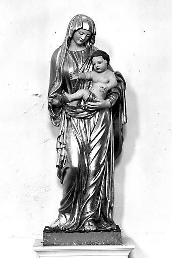 Vue de face de la Vierge à l'Enfant. © Yves Sancey / Région Bourgogne-Franche-Comté, Inventaire du patrimoine - 1983