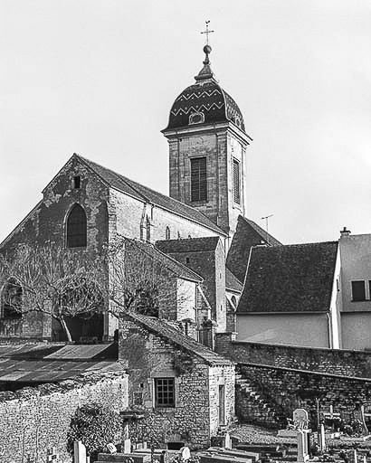Exétérieur : vue d'ensemble depuis le cimetière. © Yves Sancey / Région Bourgogne-Franche-Comté, Inventaire du patrimoine - 1984