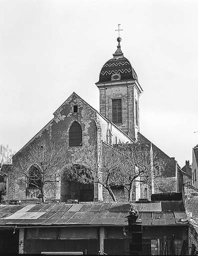 Exétérieur : vue d'ensemble depuis le cimetière. © Yves Sancey / Région Bourgogne-Franche-Comté, Inventaire du patrimoine - 1984