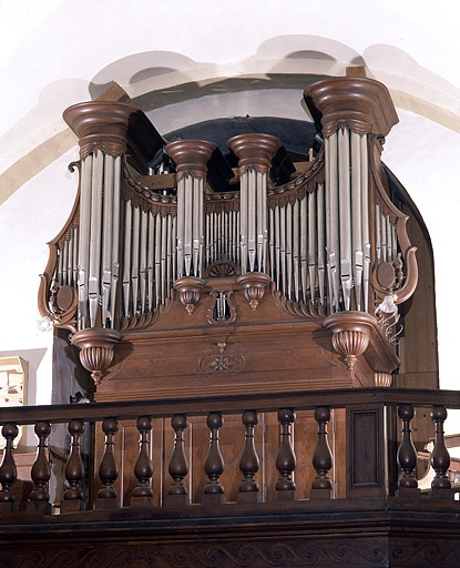 Vue générale de trois quarts droit. © Jérôme Mongreville / Région Bourgogne-Franche-Comté, Inventaire du patrimoine - 1985