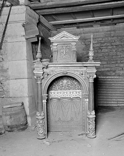 Dais d'exposition, déposé. © Jérôme Mongreville / Région Bourgogne-Franche-Comté, Inventaire du patrimoine - 1987