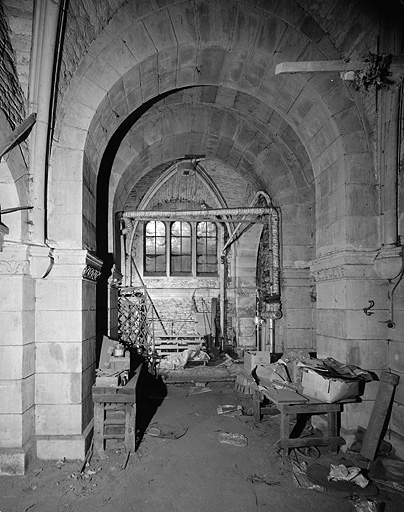 Crypte. Vue de la nef vers le choeur. © Jérôme Mongreville / Région Bourgogne-Franche-Comté, Inventaire du patrimoine - 1987