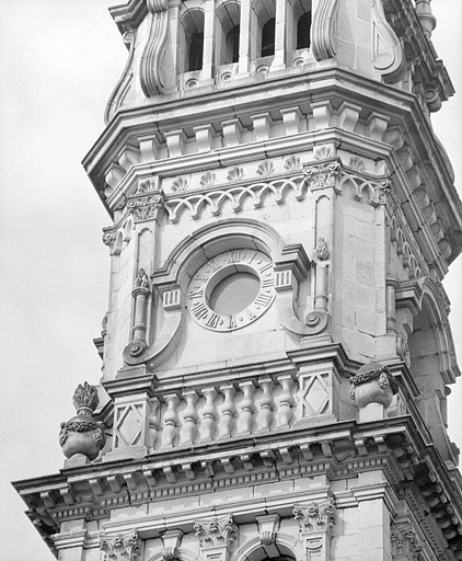 Quatrième niveau de la tour nord. © Jérôme Mongreville / Région Bourgogne-Franche-Comté, Inventaire du patrimoine - 1988