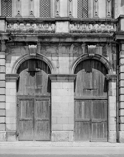 Baies des boutiques. © Jérôme Mongreville / Région Bourgogne-Franche-Comté, Inventaire du patrimoine - 1988