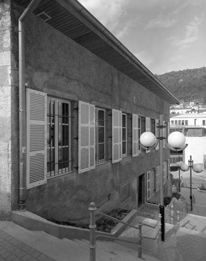 Bâtiment des bureaux vu de trois quarts gauche. © Jérôme Mongreville / Région Bourgogne-Franche-Comté, Inventaire du patrimoine - 1992