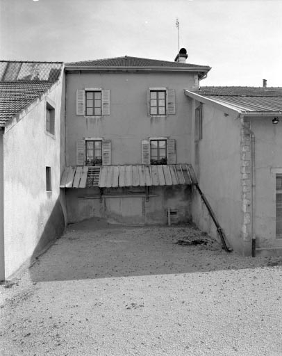 Façade postérieure du corps latéral. © Jérôme Mongreville / Région Bourgogne-Franche-Comté, Inventaire du patrimoine - 1994